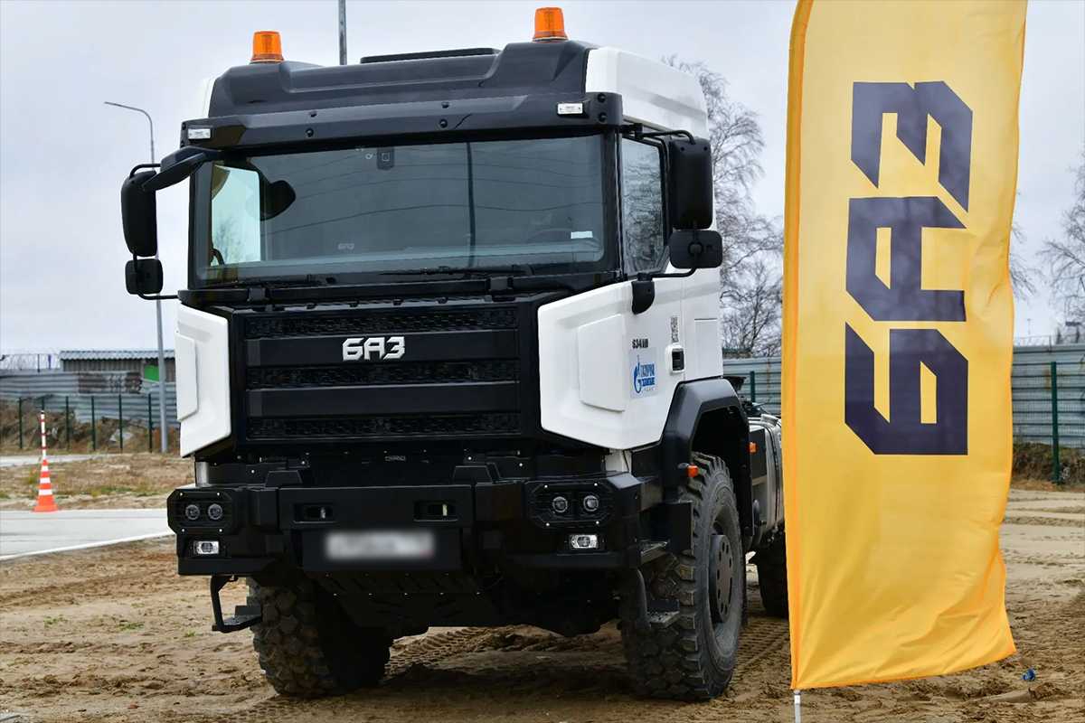 Тягач БАЗ представили профессиональным водителям в Новом Уренгое Тягач БАЗ представили профессиональным водителям в Новом Уренгое